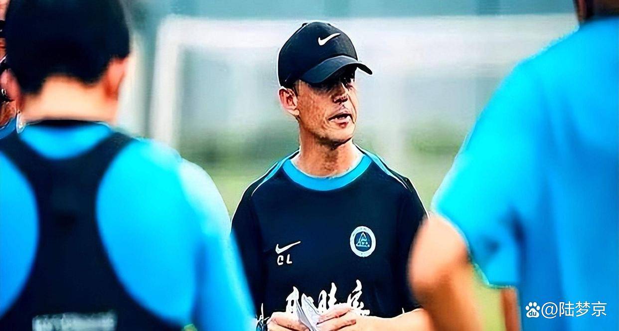 包含集结日体能课后，深圳男篮官宣签约备战德甲，压力陡增，训练强度明显提升的词条