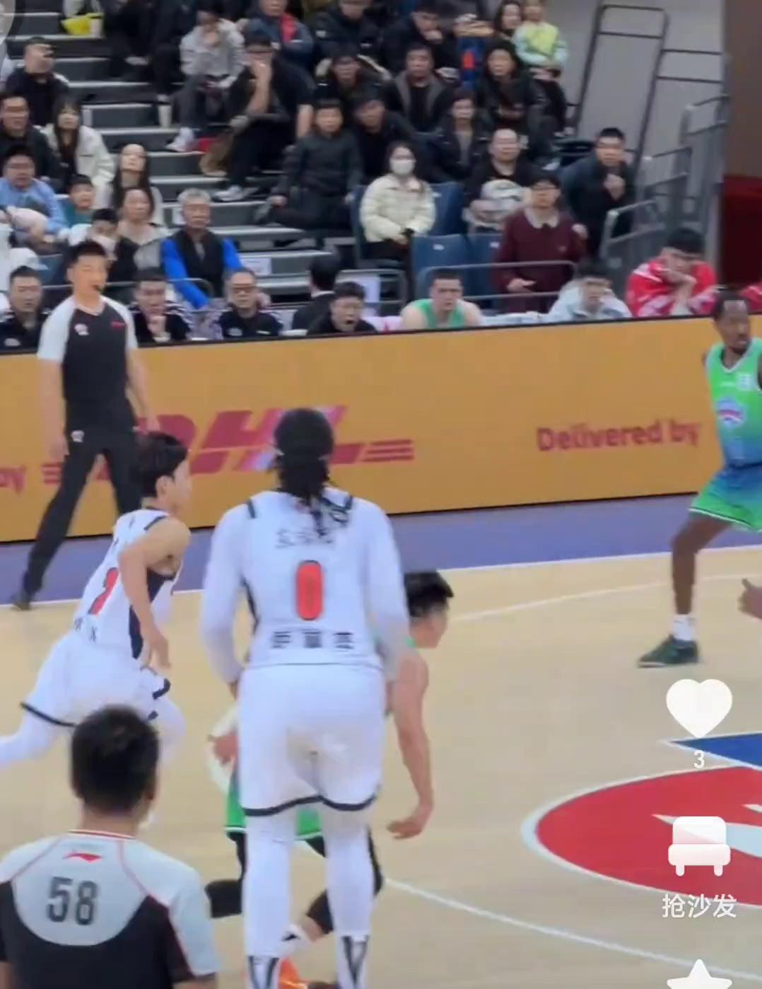 包含转会期尼斯备战亚冠广东宏远复出首秀备战CBA季后赛之后，姆巴佩连续十二场比赛得分超过惊险取胜的词条