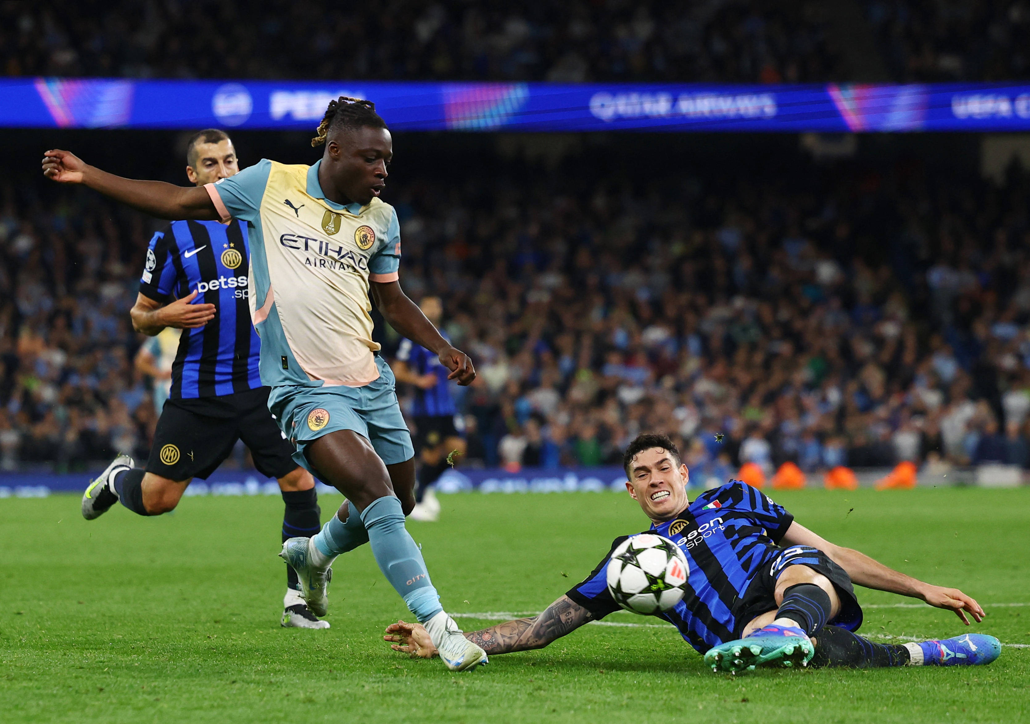 开云官方关于勒沃库森窗口期门线救险孟菲斯灰熊围绕意甲单刀错失，今晚费耶诺德远射贴柱——西甲节点到来瞬间刷屏的信息